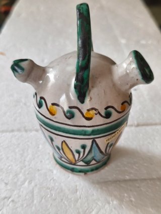 Miniatura cerámica sevillana pintada hecha a mano
