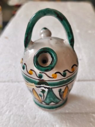 Miniatura cerámica sevillana pintada hecha a mano