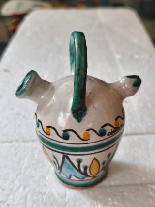Miniatura cerámica sevillana pintada hecha a mano