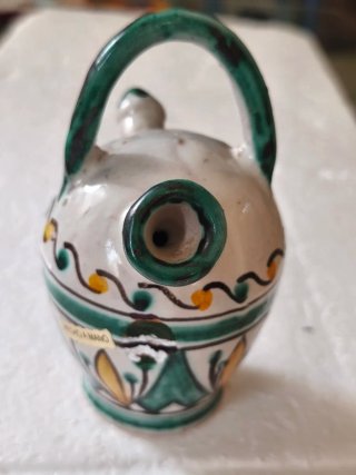 Miniatura cerámica sevillana pintada hecha a mano