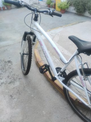 Bicicleta EMT 26 pulgadas Blanca - Nueva.