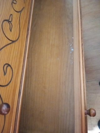 Cómoda de madera Está en buen estado