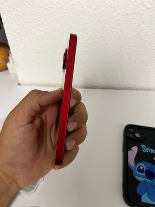 iPhone 13 Rojo + 4 protectores + 2 fundas + Caja