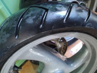 Juego Ruedas Yamaha Neos con Neumáticos seminuebos