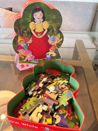 Puzzle Djeco Blancanieves 50 piezas. +5 años.
