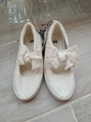 Bambas niña H&M blancas. Talla 30