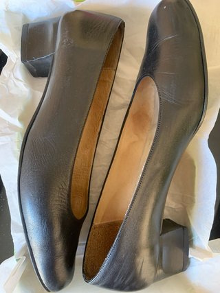 Zapatos de salón negros de piel deséese talla 41