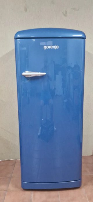 Frigorífico Gorenje azul retro