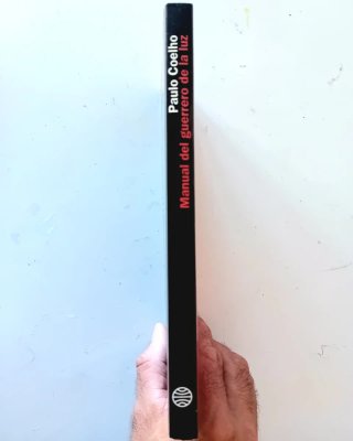 EL MANUAL DEL GUERRERO DE LUZ de PAULO COELHO