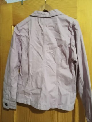 Chaqueta lila con forro floral