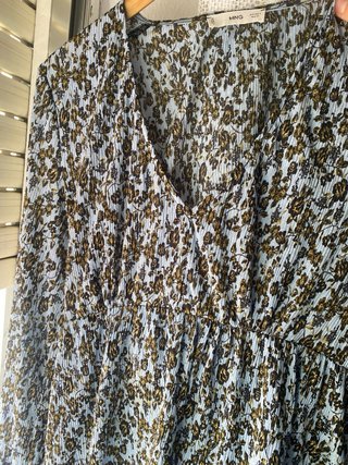 Blusa Mango floral azul y marrón Talla S