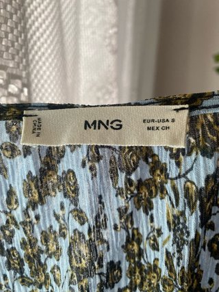 Blusa Mango floral azul y marrón Talla S