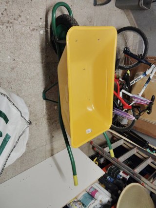 Carretilla amarilla NUEVA,