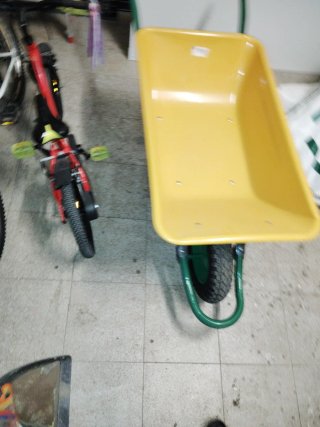 Carretilla amarilla NUEVA,
