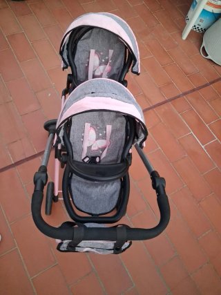 Carrito gemelar para muñecas