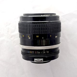 Obiettivo Nikkor 85mm f/1.8 K per fotocamere Nikon