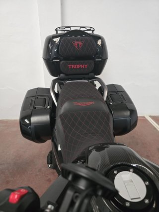 Triumph Trophy Negra Touring