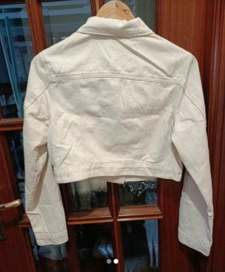 Cazadora vaquera corta beige