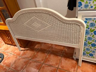 Cabecero de mimbre beige