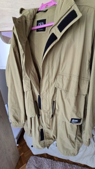 Parka Zara Beige/Verde Oliva