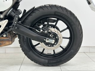 TRIUMPH SCRAMBLER 400 X