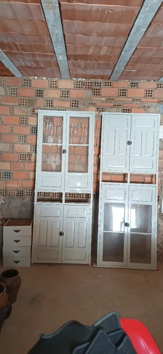 Alacenas de madera blancas