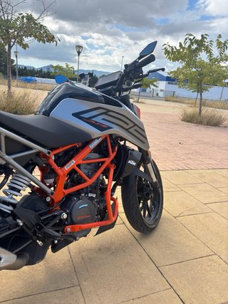 KTM Duke 125 2022 Negra/Naranja