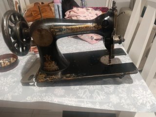 Máquina de coser antigua
