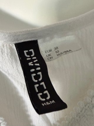 Top blanco con encaje