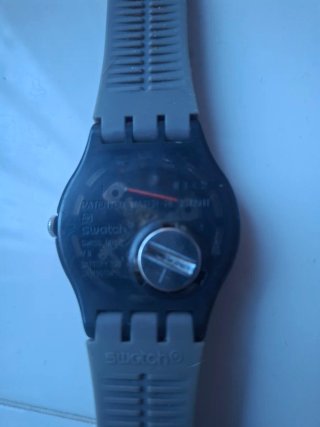 Swatch SR1130SW Reloj correa silicona gris