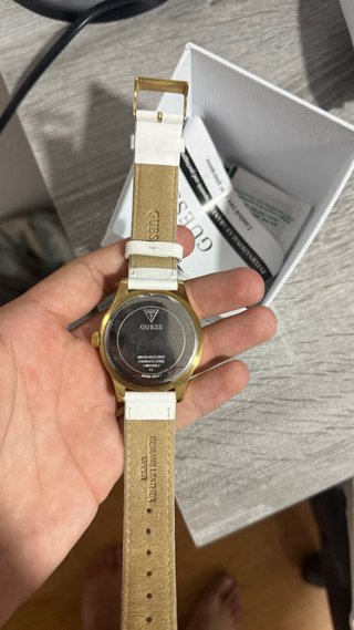 Reloj Guess Mujer Dorado y Blanco Sin Estrenar