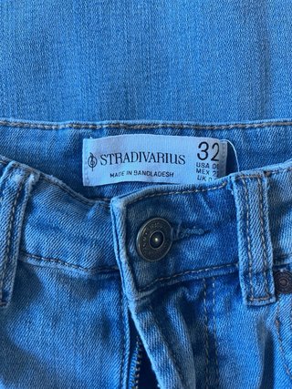 Vaqueros Stradivarius D74 Acampanados