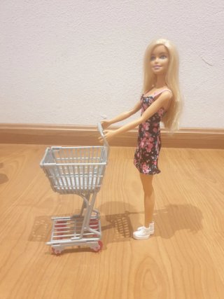 Barbie Supermercado con Muñeca y Accesorios
