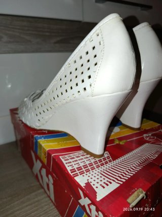 Zapatos de plataforma Xti blancos talla 40