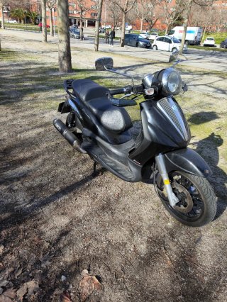 Piaggio Beverly 500cc Maxi Scooter Negra