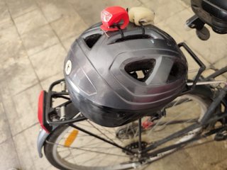 Bicicleta de paseo B’Twin negra + accesorios