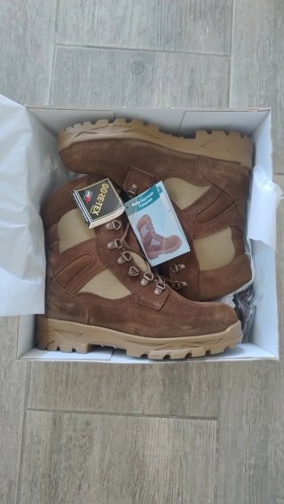 Botas militares Gore-Tex Talla 42 Nuevas