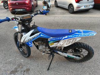 Rebel Master 250 Enduro Moto