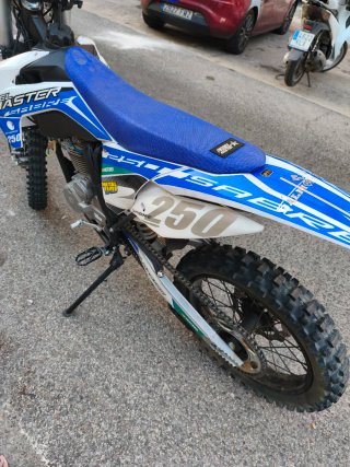 Rebel Master 250 Enduro Moto