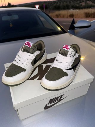 Nike Air Jordan Travis Scott