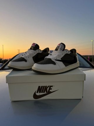 Nike Air Jordan Travis Scott