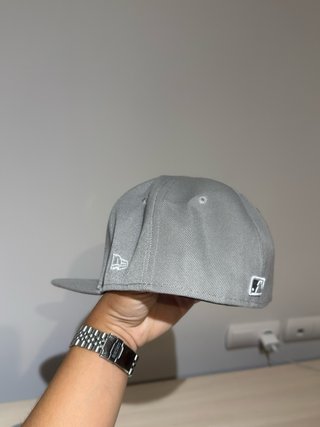 Gorra LA Dodgers Fitted Gris Talla 7 3/8