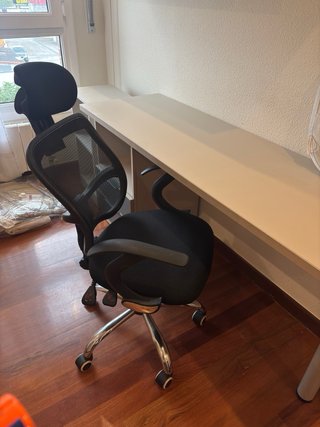 Silla ergonómica de oficina negra