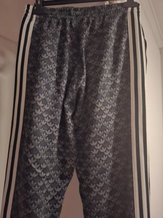 Chándal Adidas Negro con Estampado