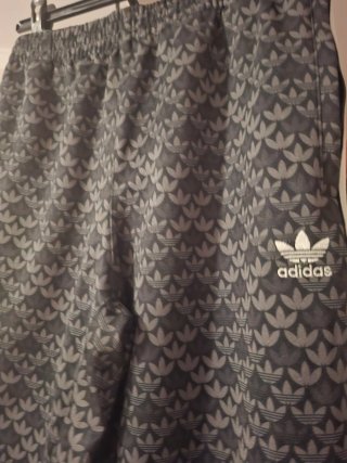 Chándal Adidas Negro con Estampado