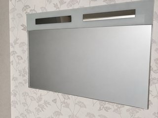 Espejo moderno plateado y blanco