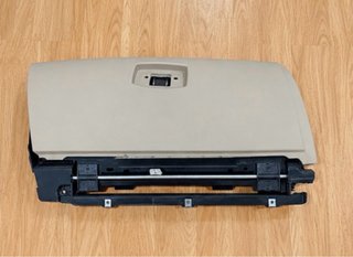 Guantera BMW E60 Beige