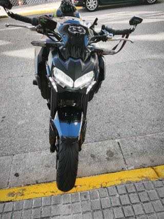 Kawasaki Z900 Negra y Verde