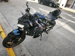 Kawasaki Z900 Negra y Verde