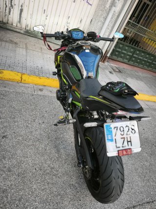 Kawasaki Z900 Negra y Verde